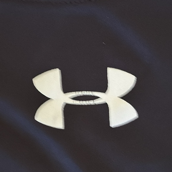 Boys youth XL Under Armour heat gear performance t shirt - Picture 3 of 5